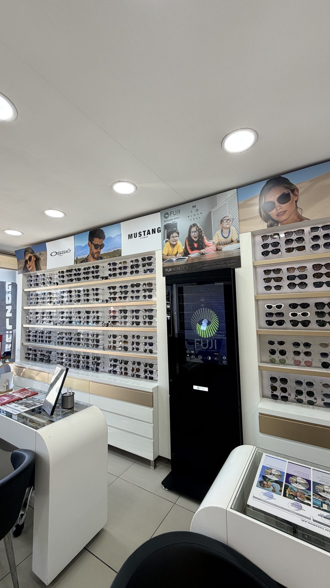 Furkan Optik Merkez Vitrin